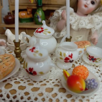 Молочноё стекло из Лауша для моих mignonette