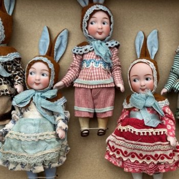 Антикварные зайчики или нет?