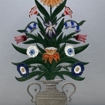 Какие они, цветы для антикварных кукольных домиков?