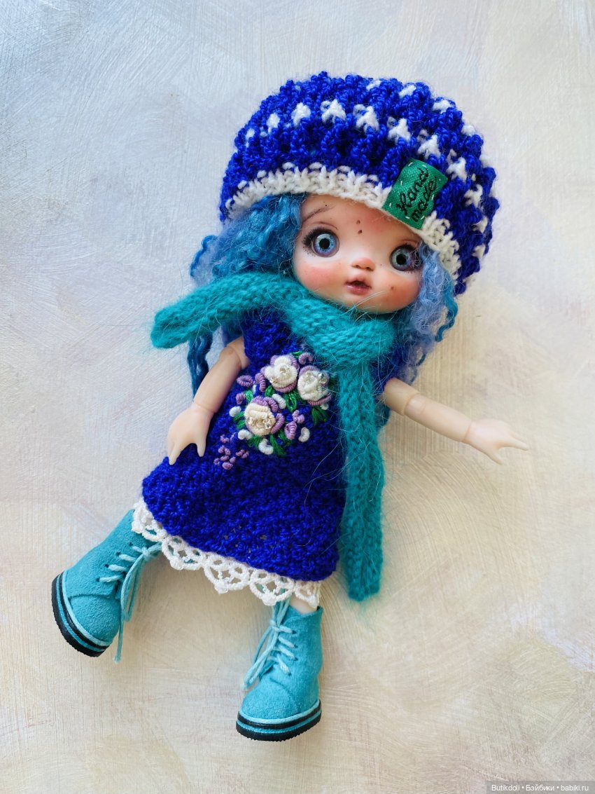 Детка с лиловыми волосами