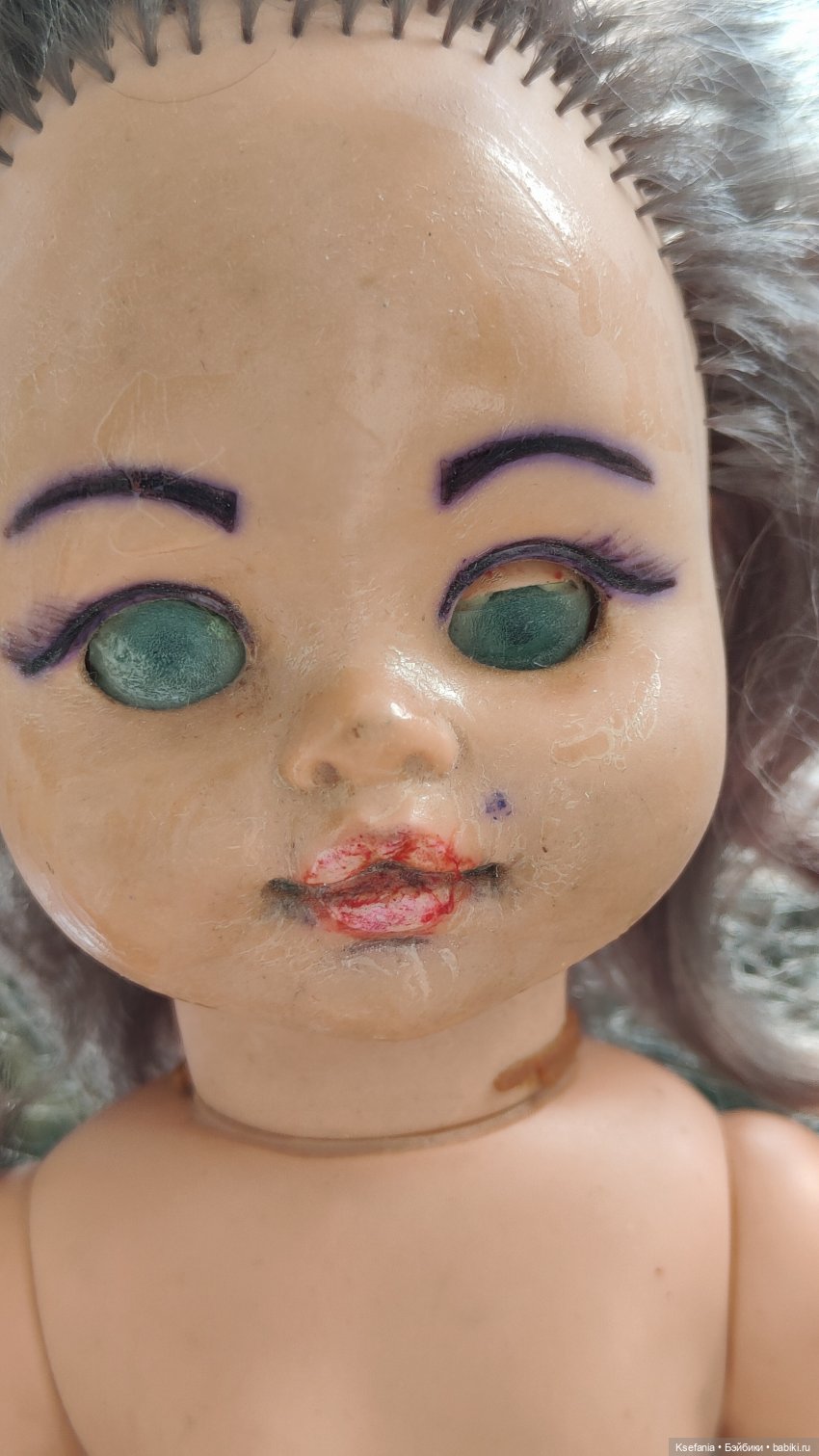 Резиновая Зина упала из корзины, измазалась в грязи (фото 4)