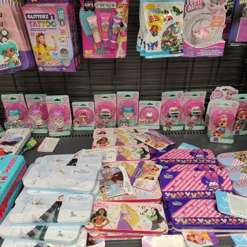 Зыринг. Февраль. Что есть в маленьких магазинах возле дома