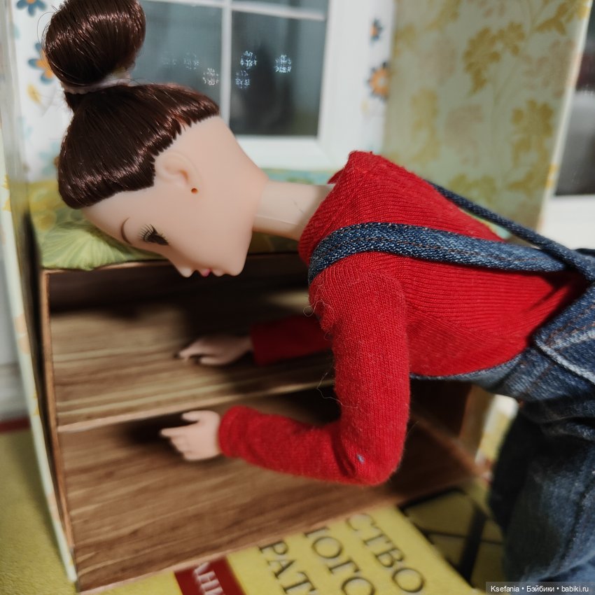 Строительство комнатки с окошком. День 3