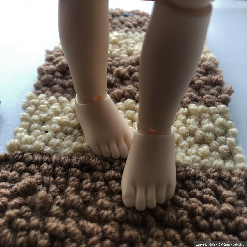 Пушистые коврики для кукол