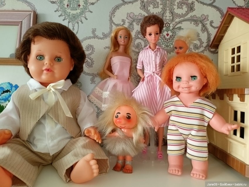 Беспринципные полочки — Домашние коллекции кукол: фото собраний (фото 5)