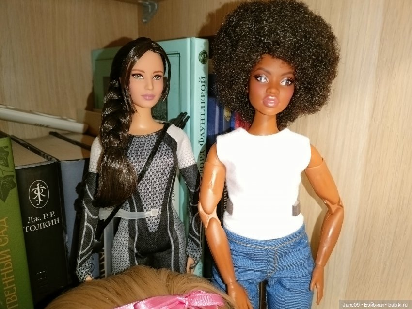 Беспринципные полочки — Домашние коллекции кукол: фото собраний (фото 3)