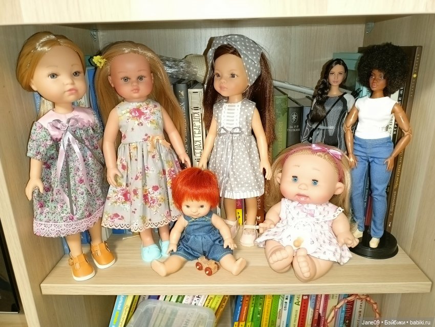 Беспринципные полочки — Домашние коллекции кукол: фото собраний (фото 2)