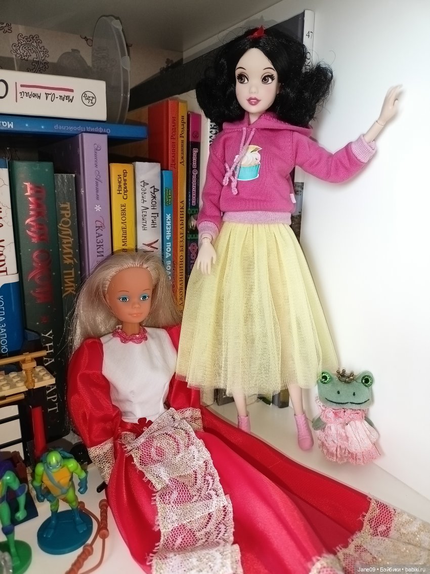 Беспринципные полочки — Домашние коллекции кукол: фото собраний (фото 6)