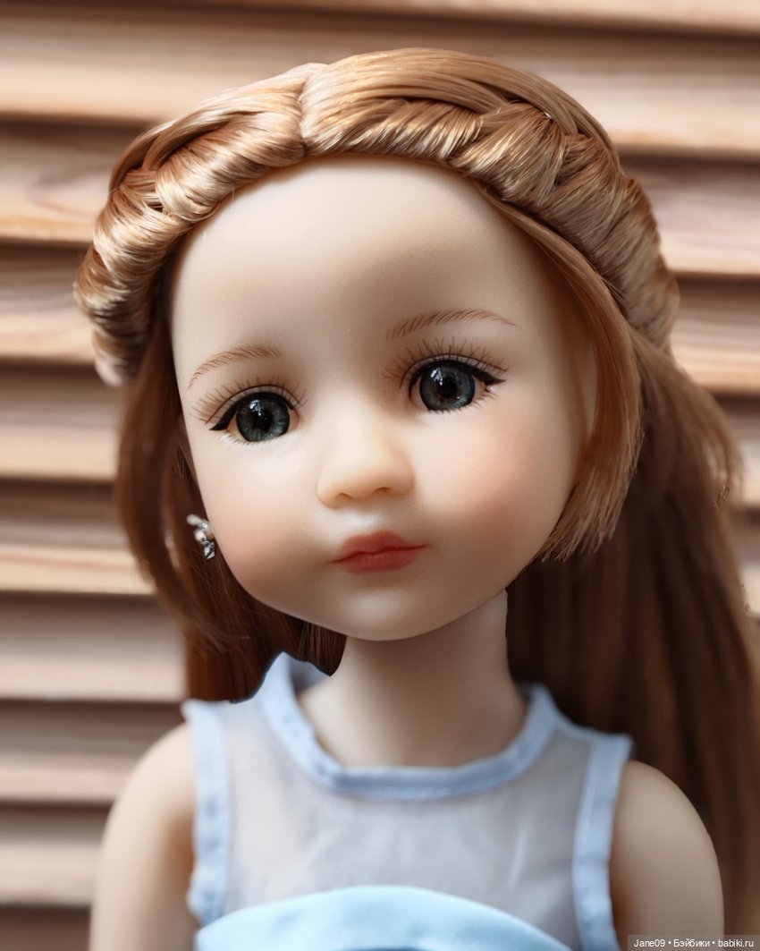 Шкафчик — Коллекции игровых кукол (Playline): фото полок