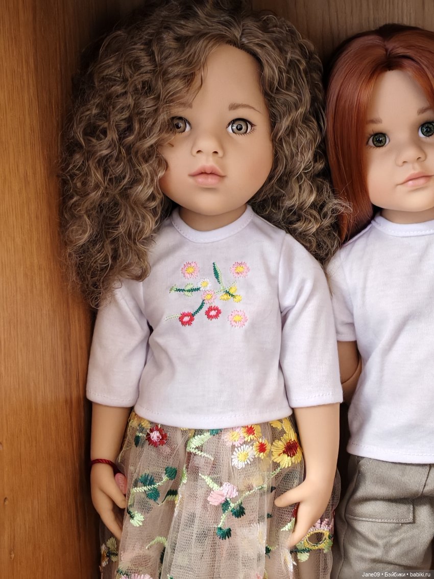 Шкафчик — Коллекции игровых кукол (Playline): фото полок