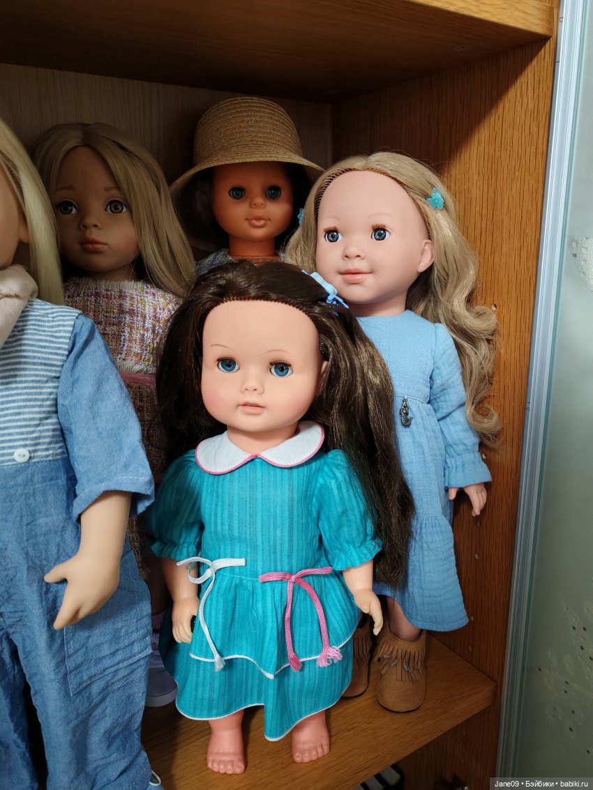 Шкафчик — Коллекции игровых кукол (Playline): фото полок (фото 8)