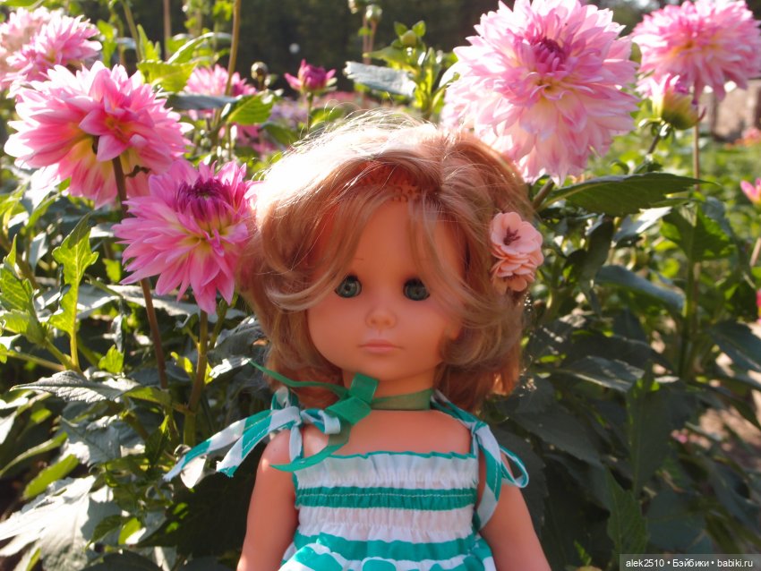 Цветочная прогулка Pluti и Oberlind