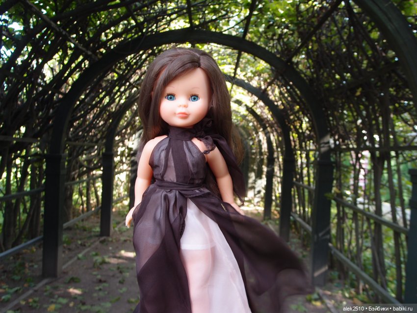 Nancy Famosa и платья DeAGOSTINI