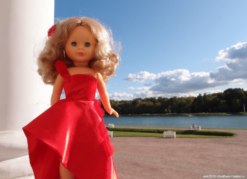 Nancy Famosa и платья DeAGOSTINI