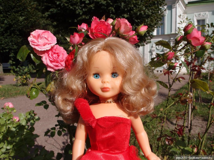 Nancy Famosa и платья DeAGOSTINI