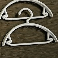 Вешалки (плечики) для кукольной одежды