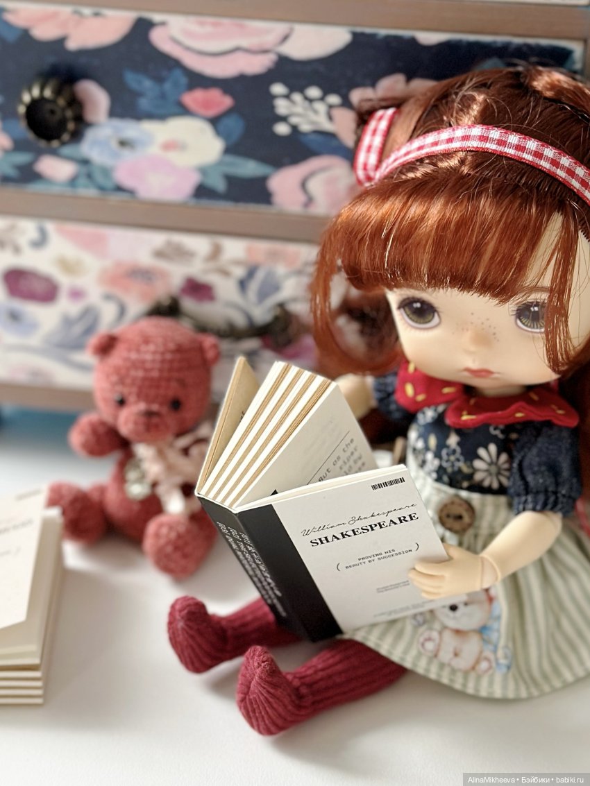 "Классика" подъехала 🧐 Вот ведь задали на лето читать 😅 (фото 2)