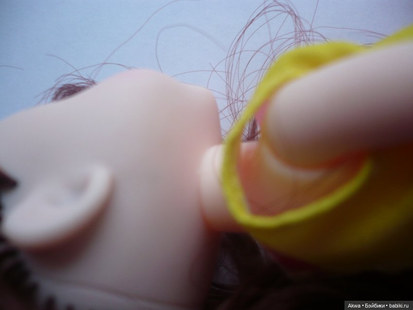 Подскажите пожалуйста черные точки это заводской брак или что-то другое