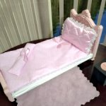 Королевская кроватка для кукольной принцессы