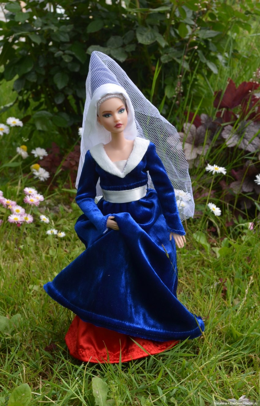 Еще одна красавица — Куклы Barbie (Барби): Looks (фото 8)