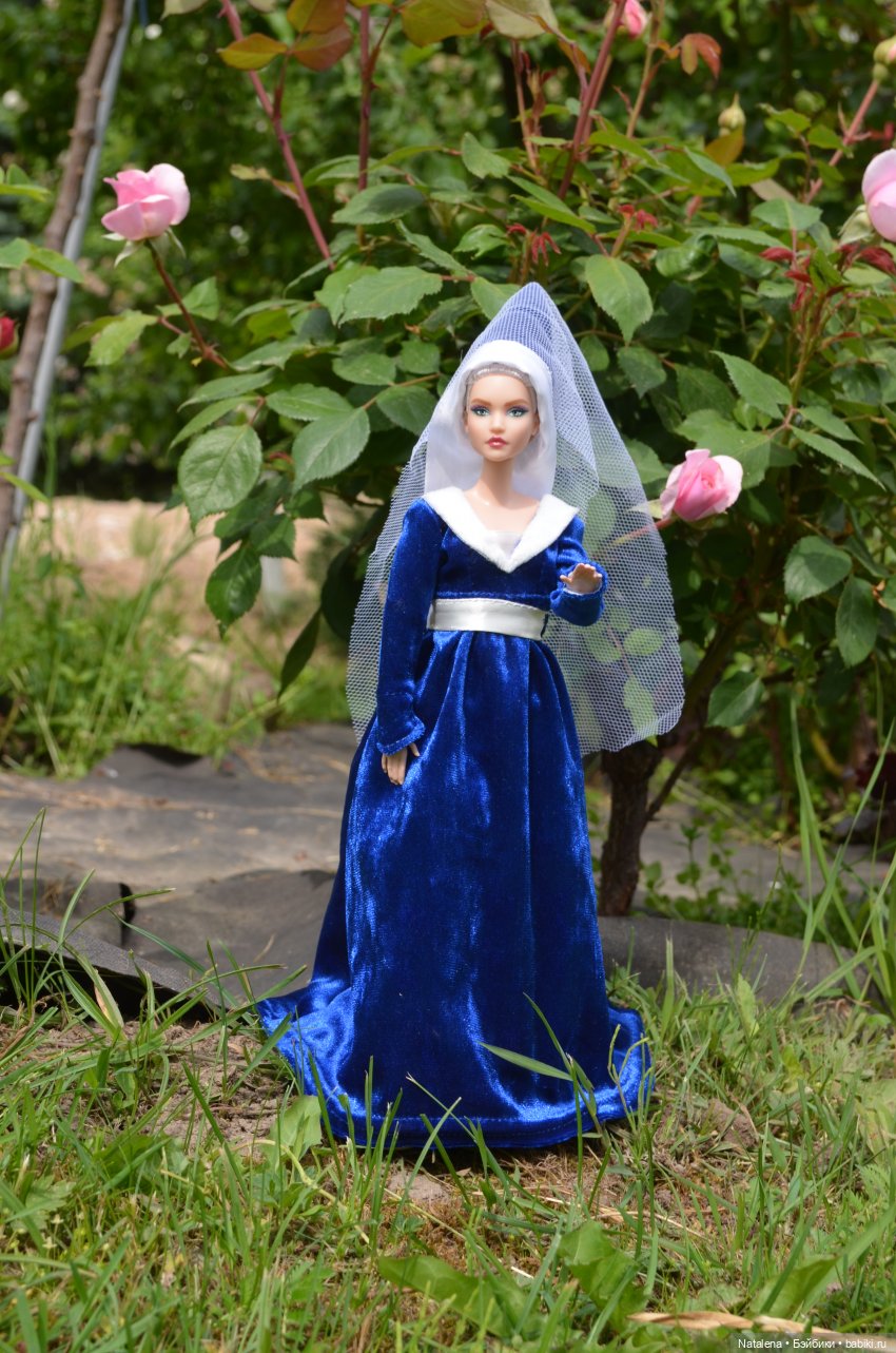 Еще одна красавица — Куклы Barbie (Барби): Looks (фото 4)