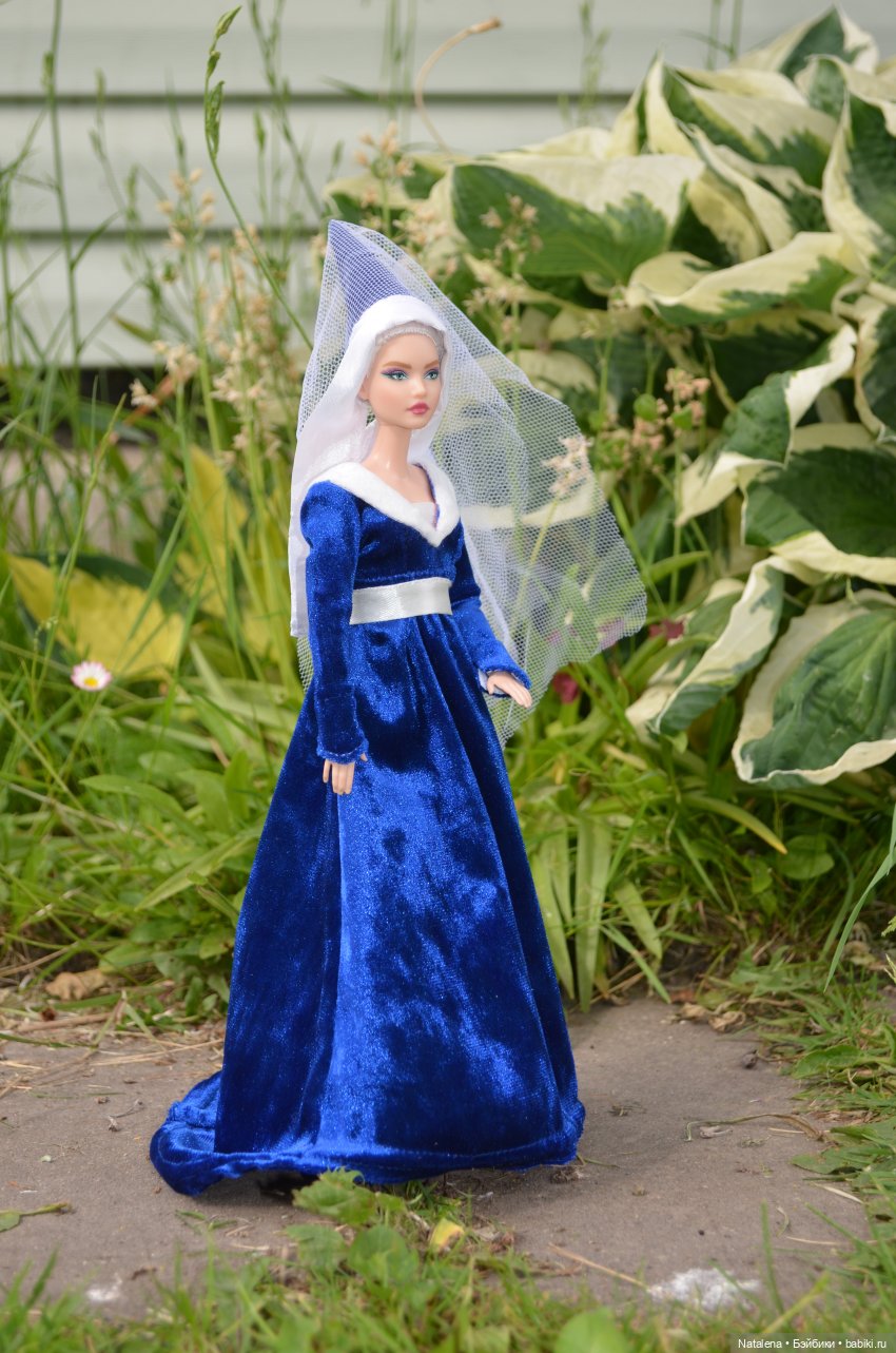 Еще одна красавица — Куклы Barbie (Барби): Looks (фото 3)