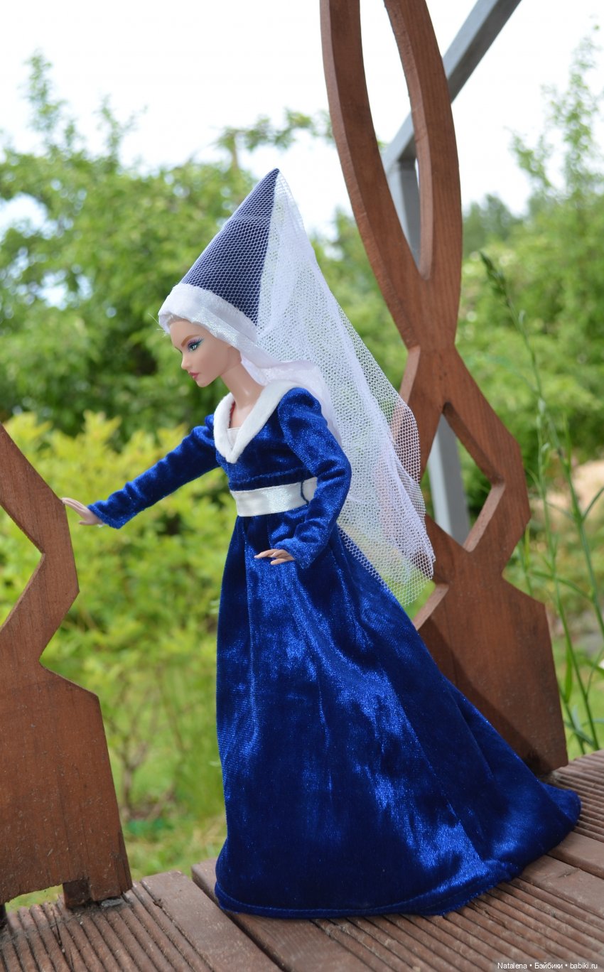 Еще одна красавица — Куклы Barbie (Барби): Looks (фото 5)