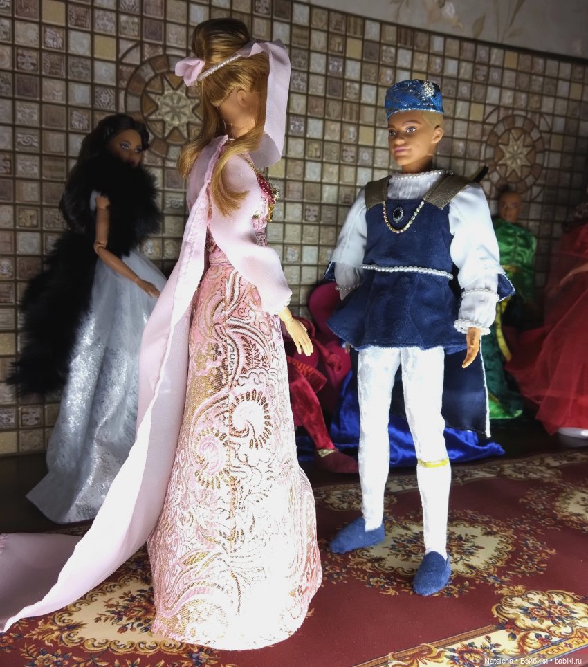 Новогодняя сказка — Новогодняя телепрограмма: праздничный концерт и шоу кукол