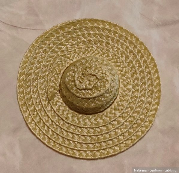 Шляпа для куклы из сервировочной салфетки