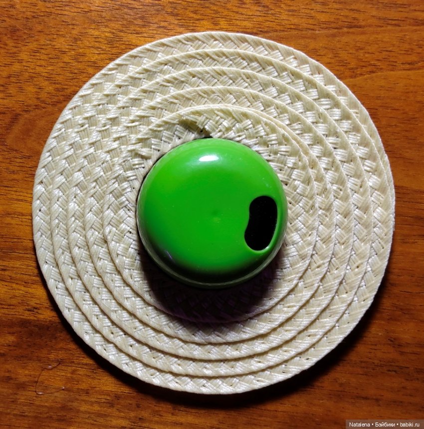 Шляпа для куклы из сервировочной салфетки (фото 6)