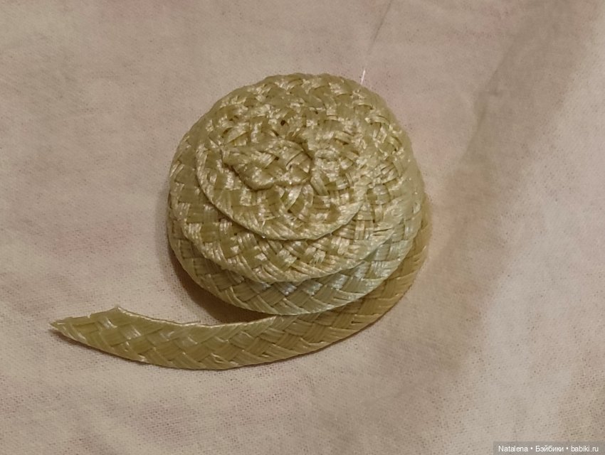 Шляпа для куклы из сервировочной салфетки (фото 10)