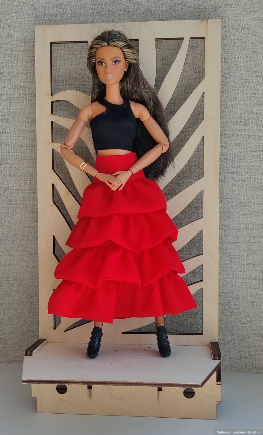 Полка из фикспрайса в качестве ширмы или двери для кукольного домика