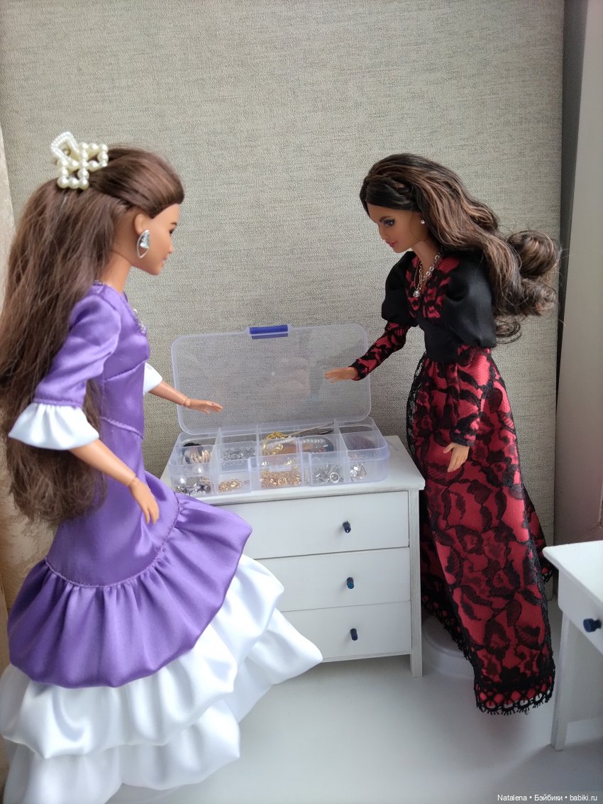 Приехала новенькая девочка