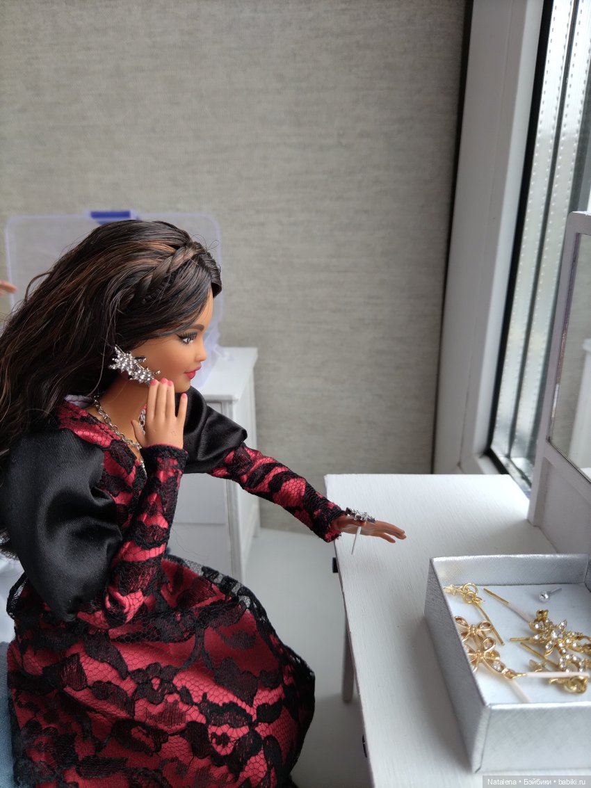 Приехала новенькая девочка