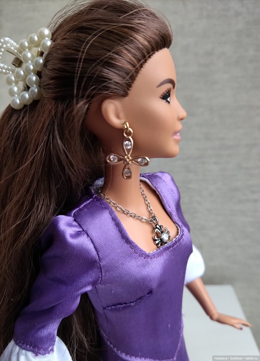 Приехала новенькая девочка