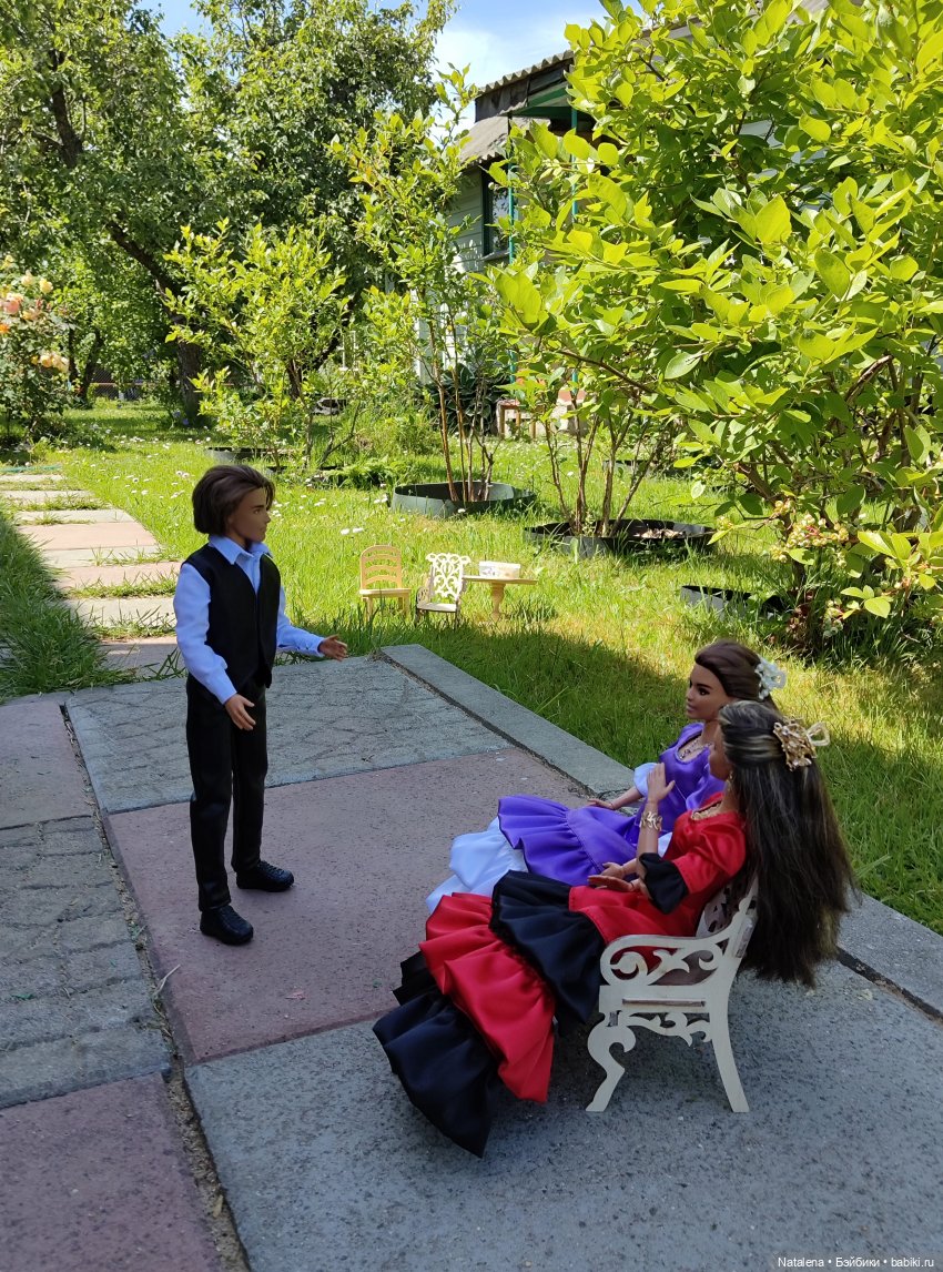 Это красное платье для чего ты надела