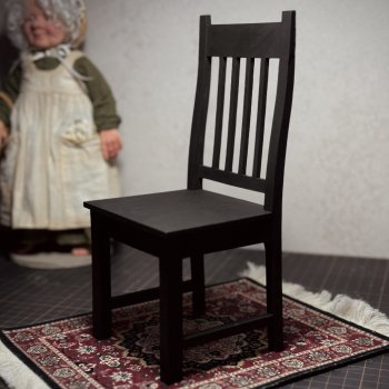 Стул для куклы классический