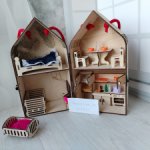 Домик-чемодан для кукол до 10см