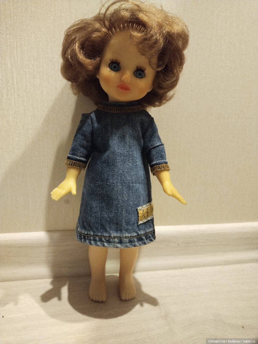 Куколка оделась, и немножко освежила мейк.