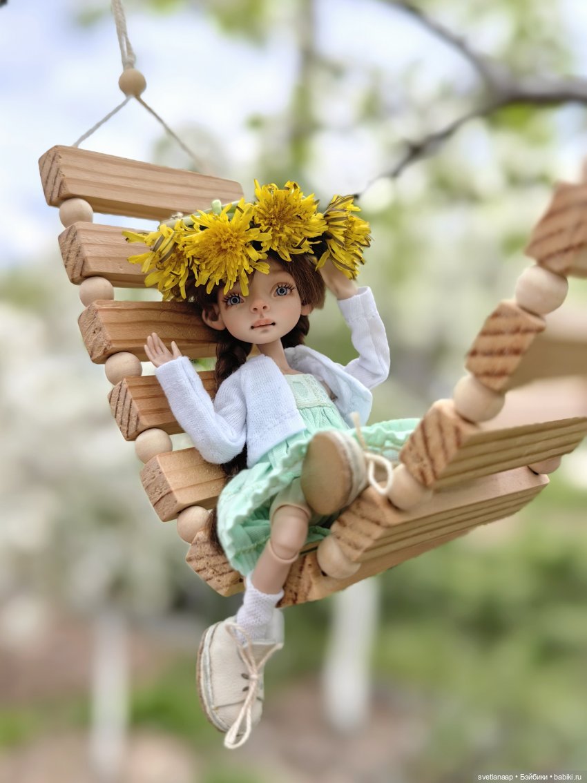 Подвесной деревянный гамак для кукол