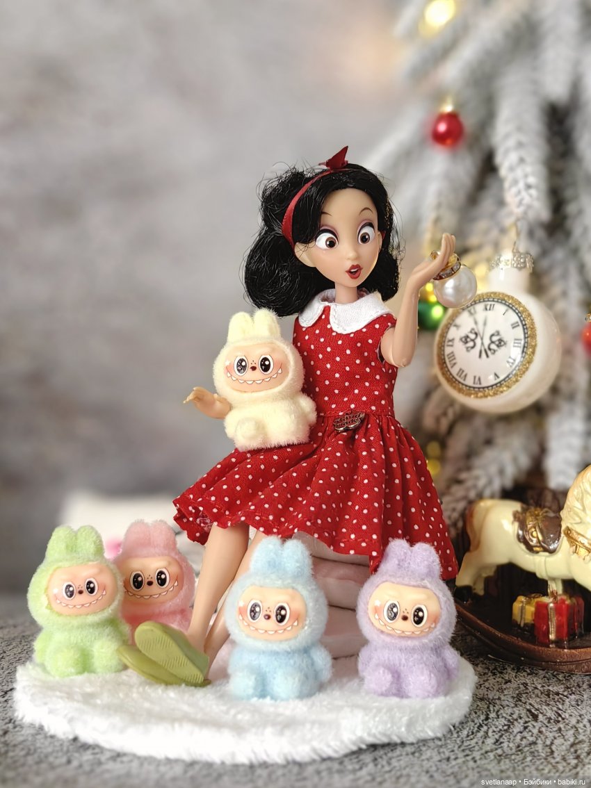 В гости к Белоснежке — Куклы Disney Animators и Принцессы Диснея: Disney Store