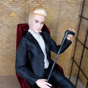 Его хмырейшество.