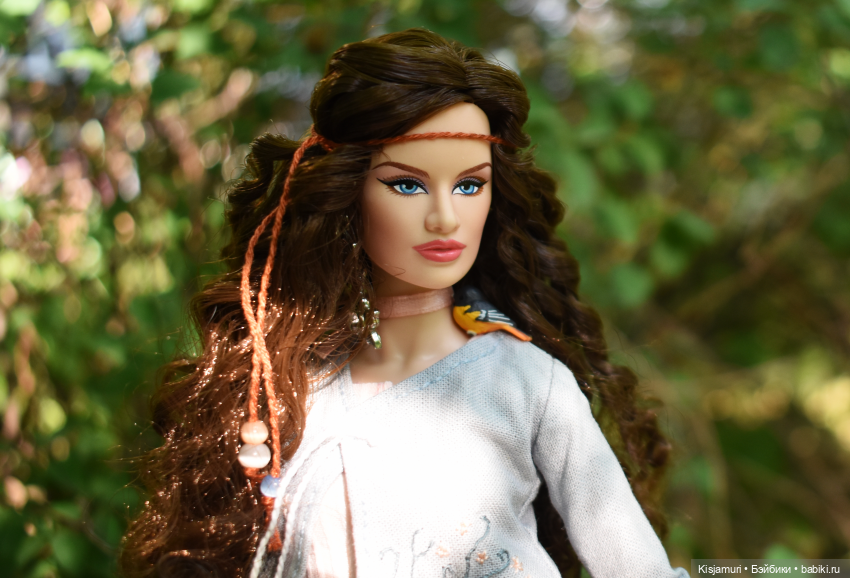 Фея, что рвет и сшивает, ведьма, что скрыта до времени