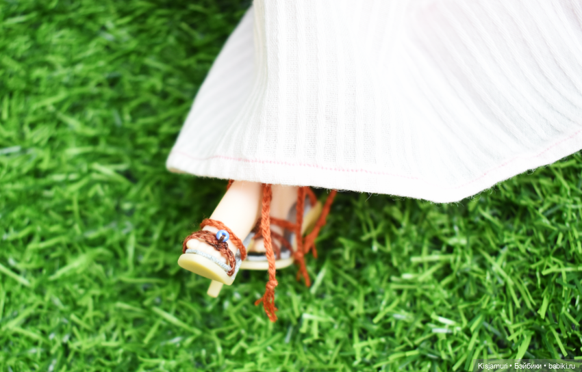 Фея, что рвет и сшивает, ведьма, что скрыта до времени