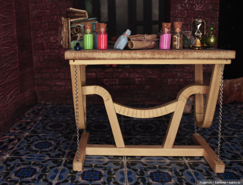 И столик на цепях...стоит (фото 8)