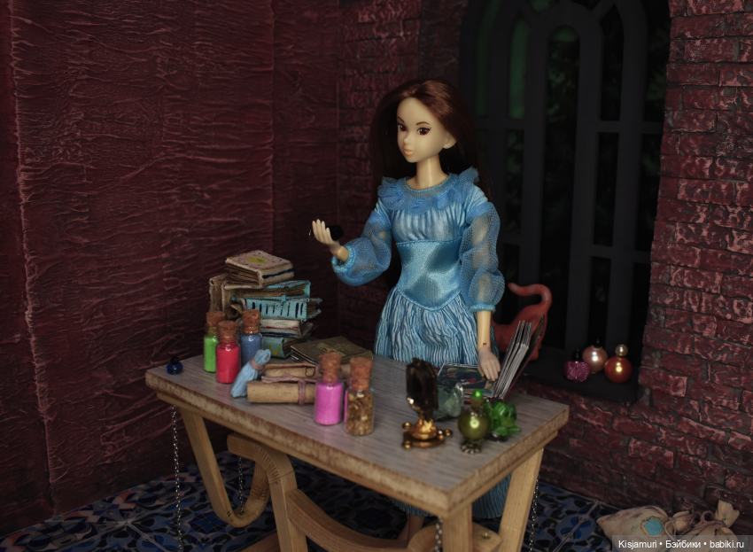 И столик на цепях...стоит (фото 3)