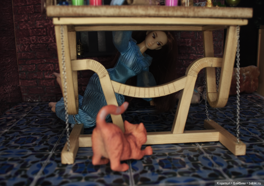 И столик на цепях...стоит (фото 5)