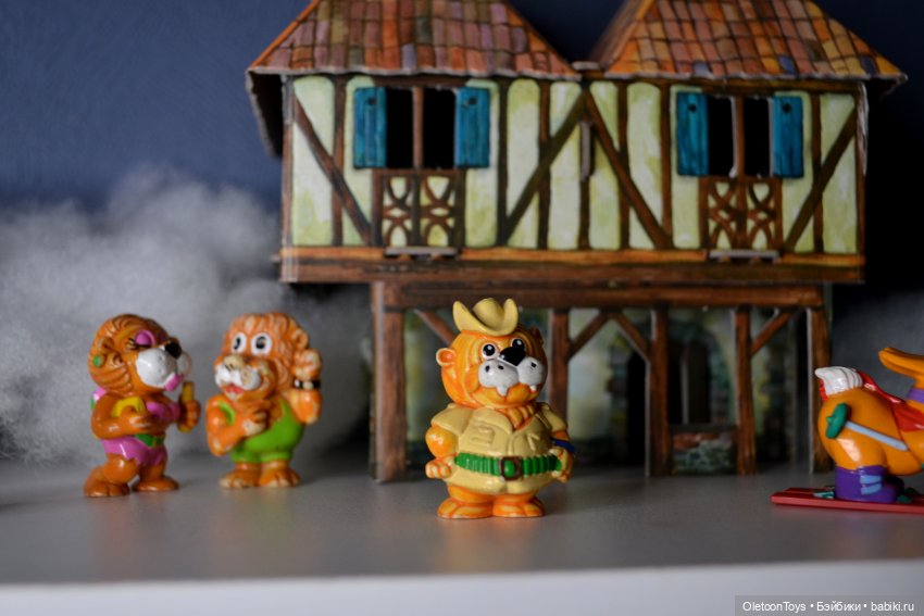 Деревня Кроликов — Фигурки Киндер Сюрприз (Kinder)