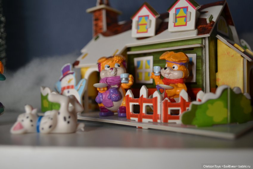 Деревня Кроликов — Фигурки Киндер Сюрприз (Kinder) (фото 6)