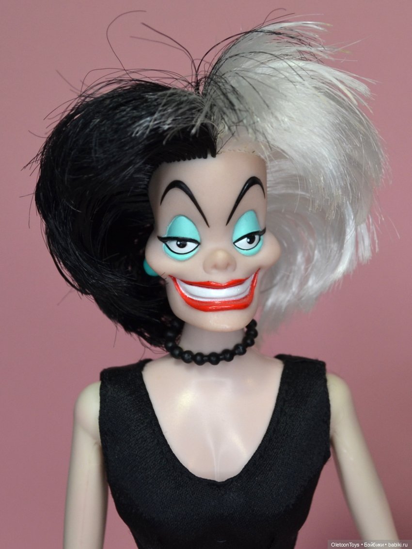 Круэлла де Виль — Куклы Disney Animators и Принцессы Диснея: Disney Store (фото 5)
